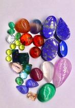 Prachtige 16 verschillende cabochons: smaragd, robijn,
