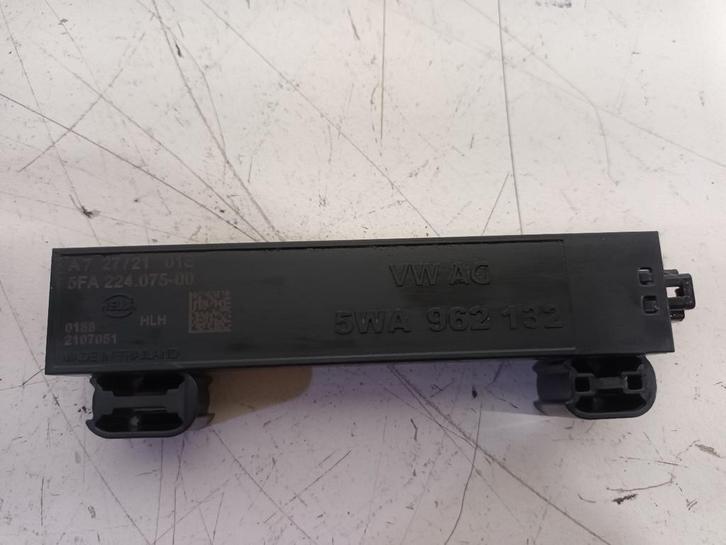 Antenne Audi A3  RS3 quattro 5FA224075 5WA962132, Auto-onderdelen, Elektronica en Kabels, ARN erkend, Stiba lid, Erkend duurzaam