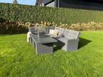 Deze stijlvolle en degelijke dining set van het hardman, Tuin en Terras, Tuinsets en Loungesets, Loungeset, Wicker, Bank, 8 zitplaatsen