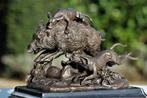 Beeld, dogs attack bear - 18 cm - bronze marble, Antiek en Kunst, Kunst | Designobjecten