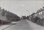KRABBENDIJKE - Morlodestraat. Julianastraat op achtergrong, Verzamelen, Ansichtkaarten | Nederland, Verzenden, Gelopen