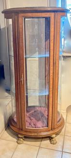150 cm hoog vintage ovale vitrinekast met 4 kanten bol glas