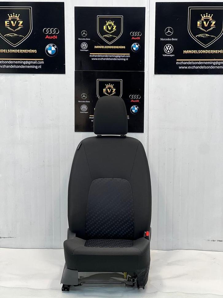 Suzuki Celerio 2.0i stoel rechts voor bj2019 nieuwe staat, Auto-onderdelen, Interieur en Bekleding, Gebruikt, Suzuki