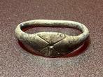 Oud-Romeins Zilver Ring met een belangrijk vroegtype van een