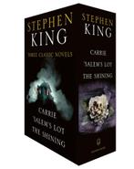 9780593082218 Stephen King Three Classic Novels Box Set C..., Boeken, Stephen King, Zo goed als nieuw, Verzenden