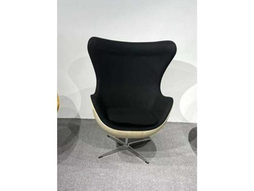 Online Veiling: 1x Egg Chair Zwart Natuur Eik, Huis en Inrichting, Fauteuils