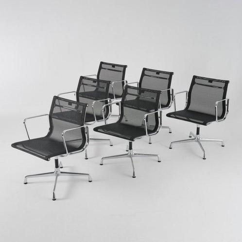Vitra - Charles Eames, Ray Eames - Bureaustoel (6) - EA108 -, Antiek en Kunst, Kunst | Designobjecten