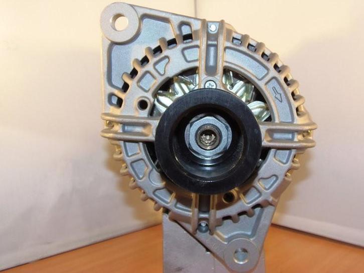 Dynamo 140A Iveco nieuw, Auto-onderdelen, Motor en Toebehoren, Verzenden