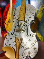 fp pop art - Louis Vuitton Violon luxury gris titanium, Antiek en Kunst