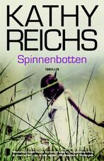 Spinnenbotten 9789022561331 Kathy Reichs, Boeken, Gelezen, Kathy Reichs, Verzenden