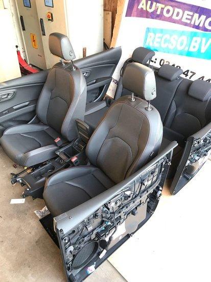 SEAT Leon FR 5F interieur set stoelen Half Leer Nieuw, Auto-onderdelen, Carrosserie en Plaatwerk, Verzenden