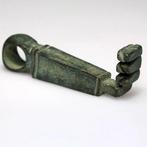 Antieke Romeinse bronzen sleutelhanger groot formaat - 50 mm