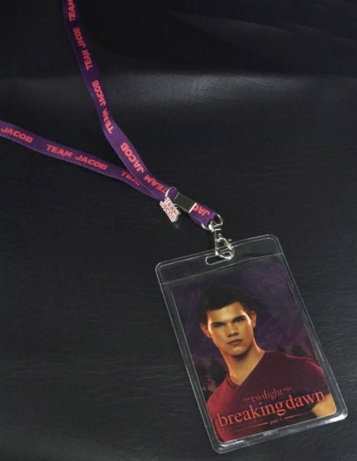 Twilight Breaking Dawn Lanyard With Charm Jacob, Verzamelen, Film en Tv, Nieuw, Ophalen of Verzenden