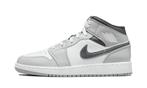 Air Jordan 1 Mid Light Smoke Grey Anthracite (GS), Kleding | Dames, Schoenen, Nieuw