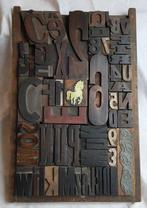 Antieke eikenhouten letterlade vol met perenhouten, Antiek en Kunst