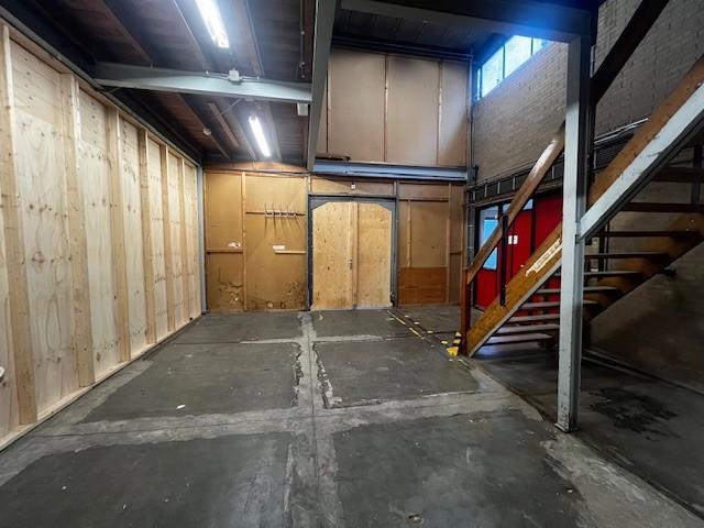 Bedrijfsruimte 75 m/2 op De Zwette (West) te Leeuwarden, Zakelijke goederen, Bedrijfs Onroerend goed, Bedrijfsruimte, Huur