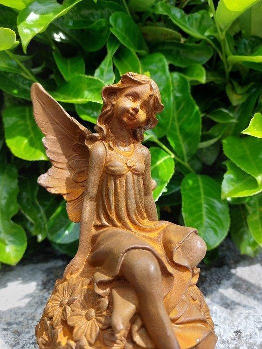 Beeld, statue angel on sphere with finish in flower motif -, Antiek en Kunst, Curiosa en Brocante