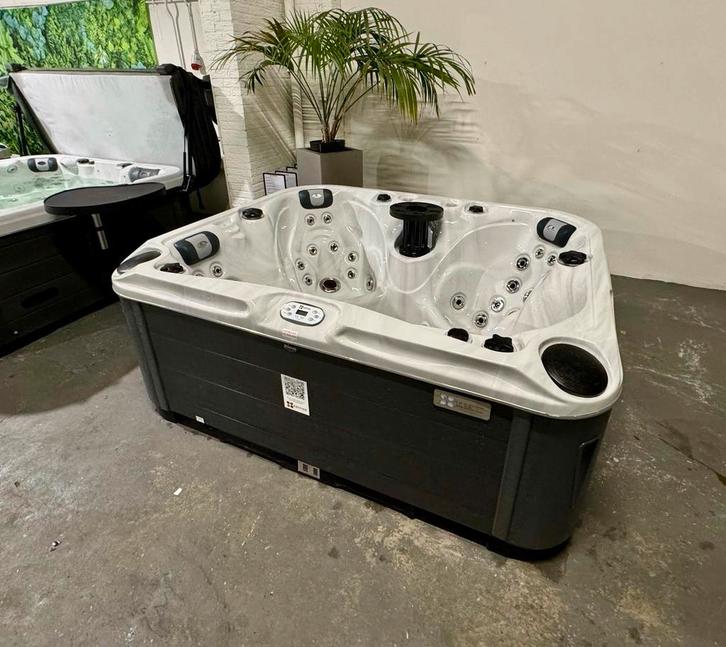 Nieuw - Luxe Jacuzzi Passion spa Happy 4-persoons compleet, Tuin en Terras, Bubbelbaden en Hottubs, Vast, Nieuw, Filter, Trap