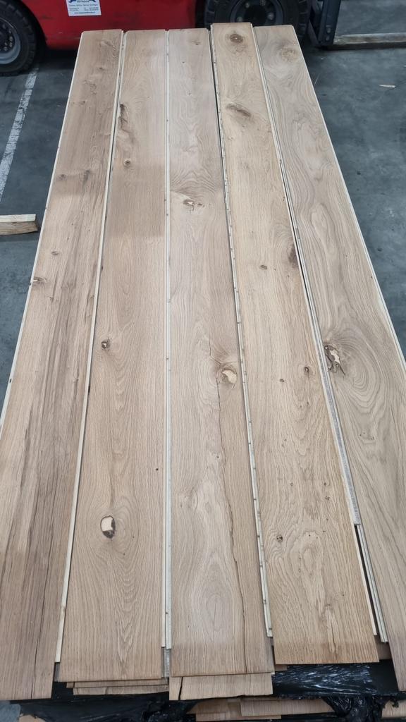 84 m2 Eiken multiplank, geschikt voor trap- en wandbekleding, Doe-het-zelf en Verbouw, Hout en Planken, Plank, Zo goed als nieuw