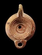 Oud-Romeins - Olielamp in sigillataaardewerk met rozetdecor