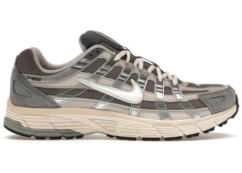 Nike P-6000 Flat Pewter - Maat 44 EU, Kleding | Heren, Schoenen, Ophalen of Verzenden