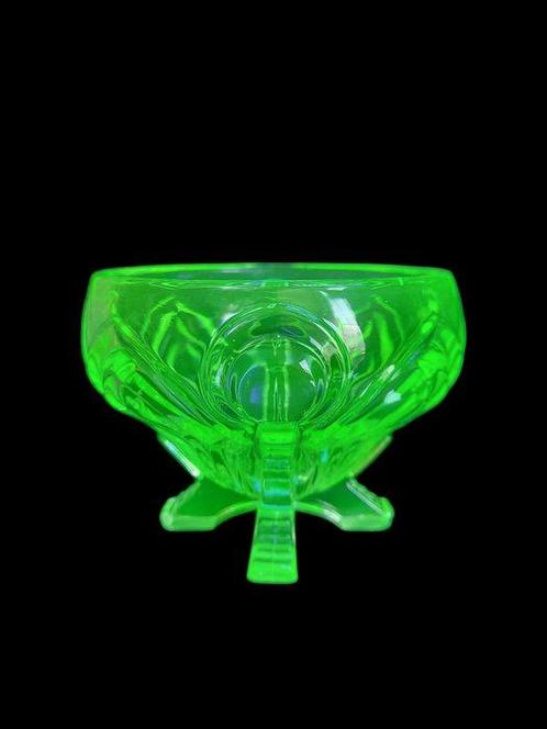 Schaal - uranium - uranium glas, Antiek en Kunst, Antiek | Glas en Kristal