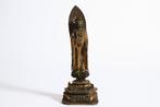 Antique Amitabha Buddha Statue in Lacquered Buddhist Altar, Antiek en Kunst