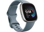 Fitbit Versa 4, Zilver (Blauw), Verzenden, Zo goed als nieuw