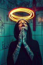 CREATIVE_HUB - Tatoo nun time for praying