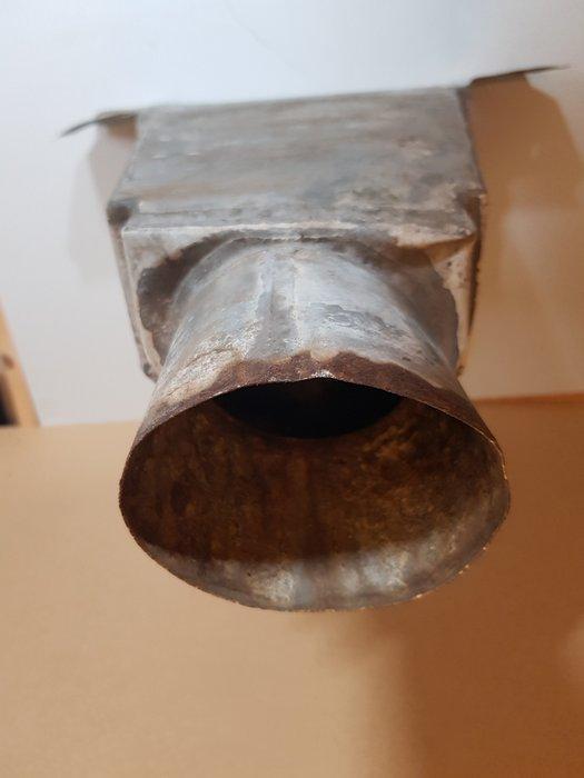 Decoratief ornament - Nederland - Berlagian-style rainwater, Antiek en Kunst, Curiosa en Brocante