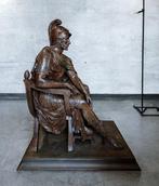 sculptuur, Guerriero seduto o divinità seduta - 136 cm -