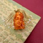 Gouden hanger met hoofd van Medusa in bloedkoraal en parels, Ophalen of Verzenden, Gebruikt, Goud, Overige merken