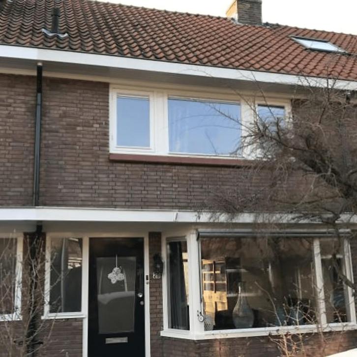 Eengezinswoning met tuin en langdurige huur, Huizen en Kamers, Huizen te koop