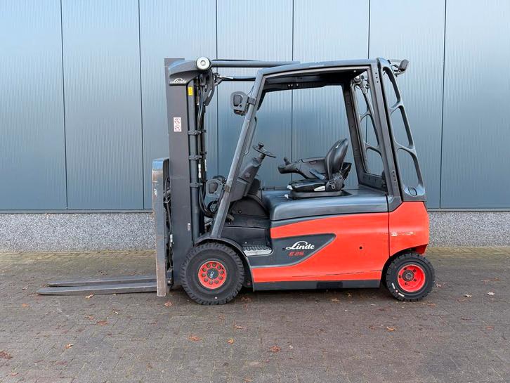 Linde E25L heftruck (Voorraad heftrucks), Zakelijke goederen, Machines en Bouw | Heftrucks en Intern transport, Ophalen of Verzenden