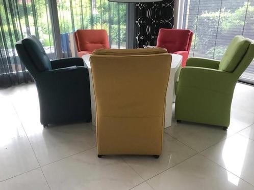 Set van 5 leren eetkamerfauteuils - met armleuning en wieltj, Huis en Inrichting, Stoelen, Overige kleuren, Nieuw, Leer, Ophalen of Verzenden