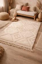 “Soft Echoes of the Atlas” - Minimalistisch Diamantpatroon -, Nieuw