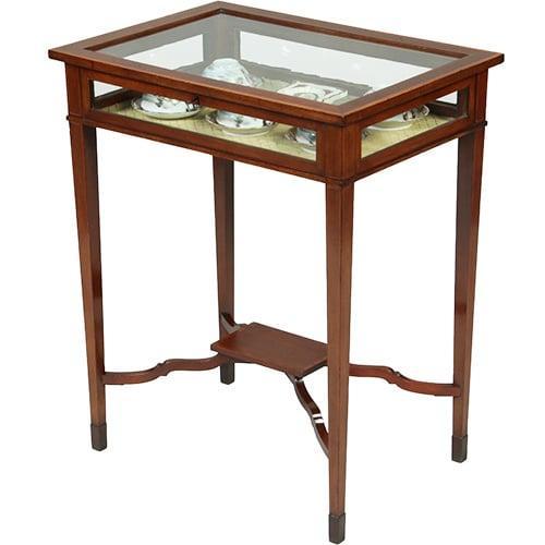 Vitrinetafeltje met ingelegde hulsthouten biezen langs boven, Antiek en Kunst, Antiek | Meubels | Tafels, Ophalen of Verzenden