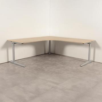 Hoekbureau Ahrend - 240 x 240 cm beschikbaar voor biedingen