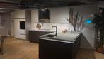 Riante hoekkeuken met schiereiland in de luxe marmer Mahal!, Huis en Inrichting, Ophalen, Overige kleuren, Hoekkeuken, Nieuw