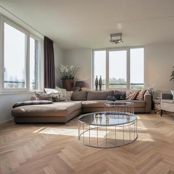 Online veiling: 44,40 m2 eiken visgraat parketvloer beschikbaar voor biedingen