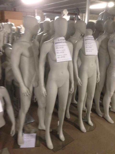 400 dames en heren etalagepoppen 400 torsos 400 benensets, Zakelijke goederen, Kantoor en Winkelinrichting | Winkel en Inventaris