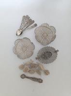 Filigree Fruits Baskets Tongs and 6 Spoons - Miniatuur, Antiek en Kunst