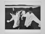 Ferdinando Scianna - Children play in Yohji Yamamoto, Antiek en Kunst