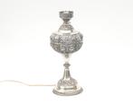 Een zilveren tafellamp, Griekenland, 20e eeuw, Antiek en Kunst