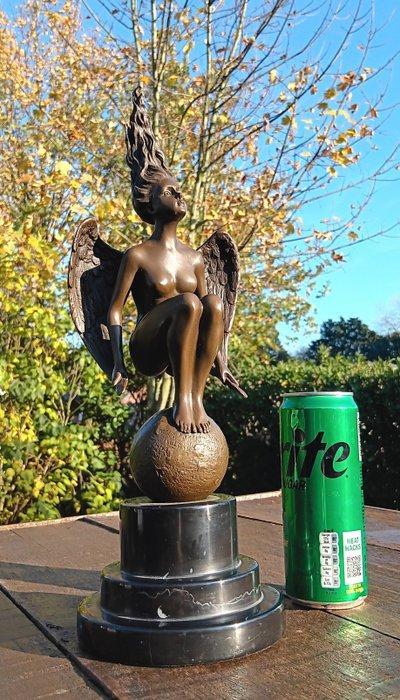 sculptuur, gevleugelde vrouw - 35 cm - brons marmer, Antiek en Kunst, Kunst | Designobjecten