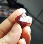 Spinel Kristal - Hoogte: 19 mm - Breedte: 17 mm- 6.3 g - (1), Verzamelen, Mineralen en Fossielen