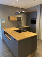 Showroomkeuken moderne complete keuken met schiereiland met, Huis en Inrichting, Keuken | Complete keukens, Bruin, Hoekkeuken
