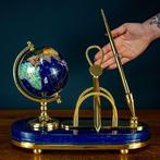 Precious Globe gemaakt van Lapis Lazuli en anderen