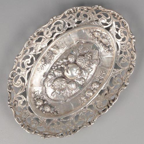 Christoph Widmann ca. 1950 - Amandelschaaltje - Mand - .800, Antiek en Kunst, Antiek | Goud en Zilver
