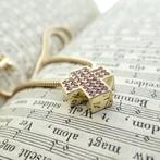 Gouden slangenschakel ketting met robijn, Gebruikt, Overige kleuren, Ophalen of Verzenden, Met edelsteen